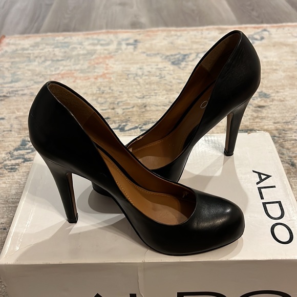 Black ALDO Heels - Picture 4 of 10